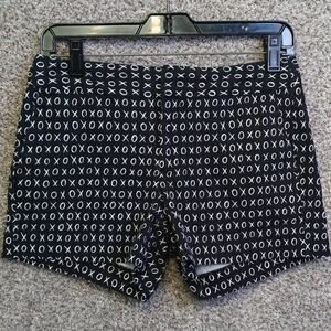 Banana Republic XOXO Hampton Fit Shorts Black White Pattern Sz 2